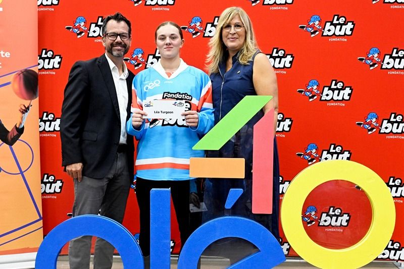 30 000 $ remis à 15 jeunes hockeyeurs et hockeyeuses